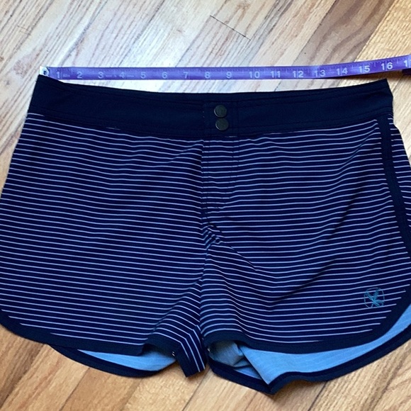 Carve Designs Breakers Blue Striped Board Shorts Women's Size 6 - Picture 7 of 8